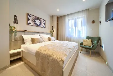 House with Heated Pool in Omišalj