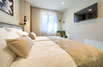 House with Heated Pool in Omišalj