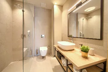 House with Heated Pool in Omišalj