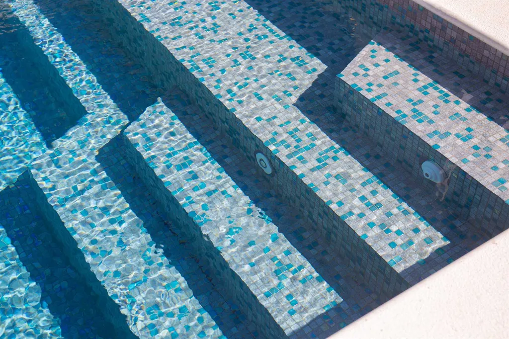House with Heated Pool in Omišalj