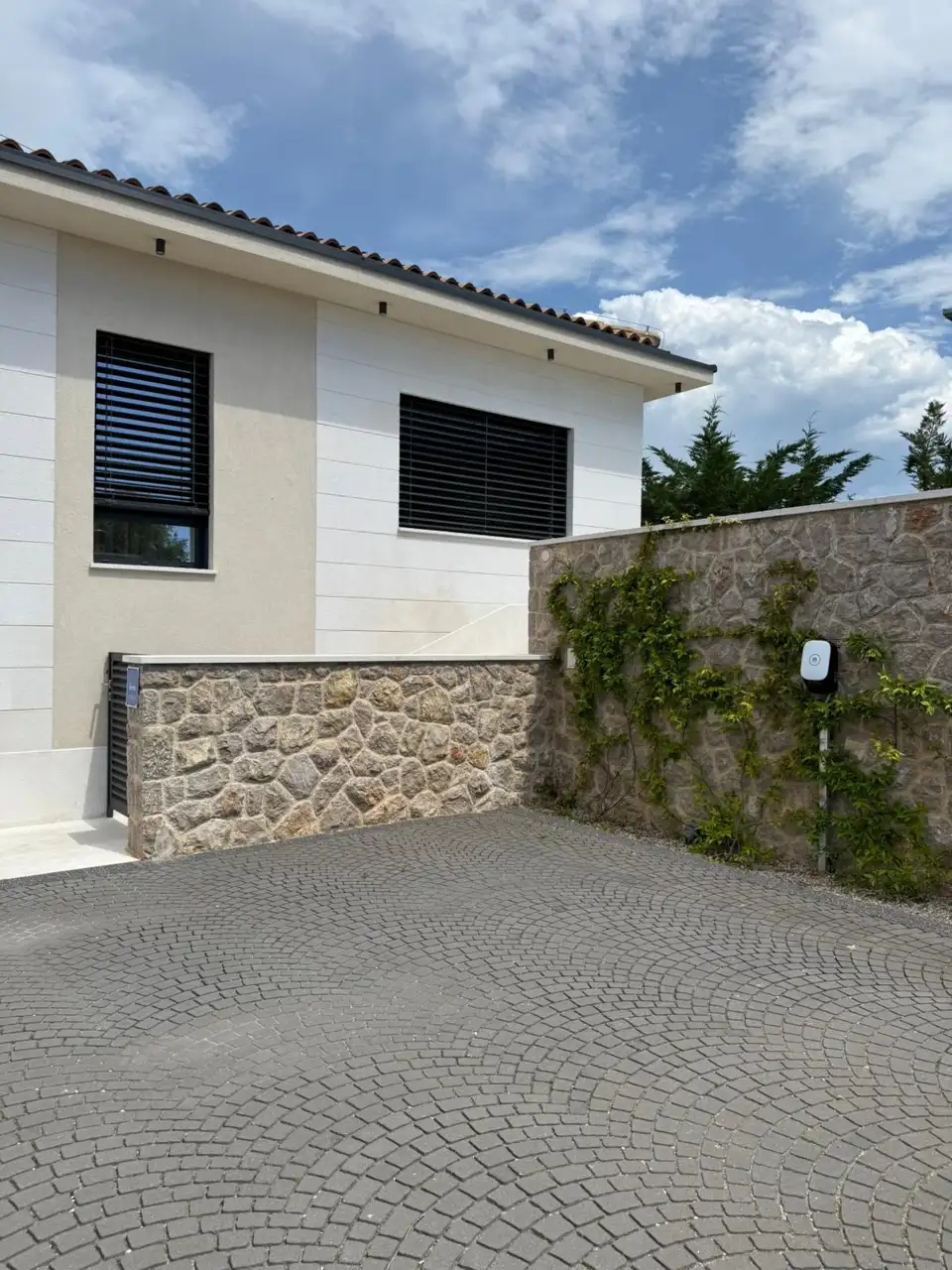 House with Heated Pool in Omišalj