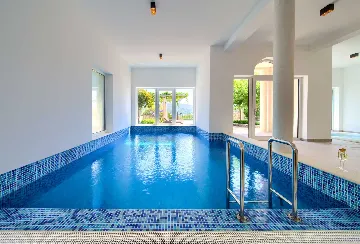 Sea View Apartment in Kornić with Jacuzzi