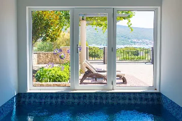 Sea View Apartment in Kornić with Jacuzzi