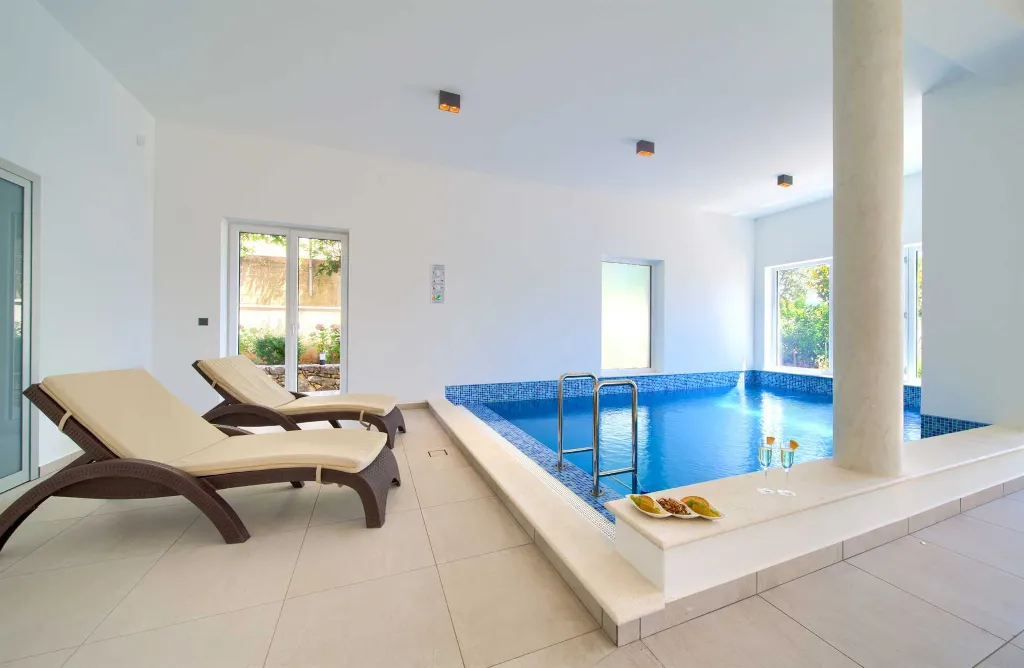 Sea View Apartment in Kornić with Jacuzzi