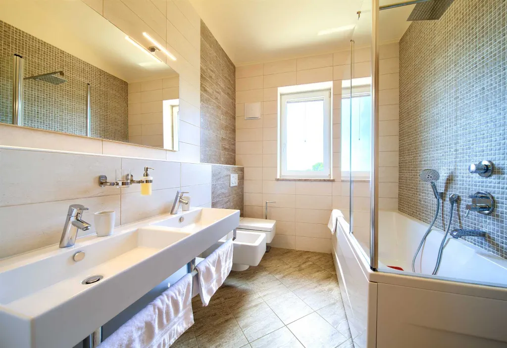 Sea View Apartment in Kornić with Jacuzzi