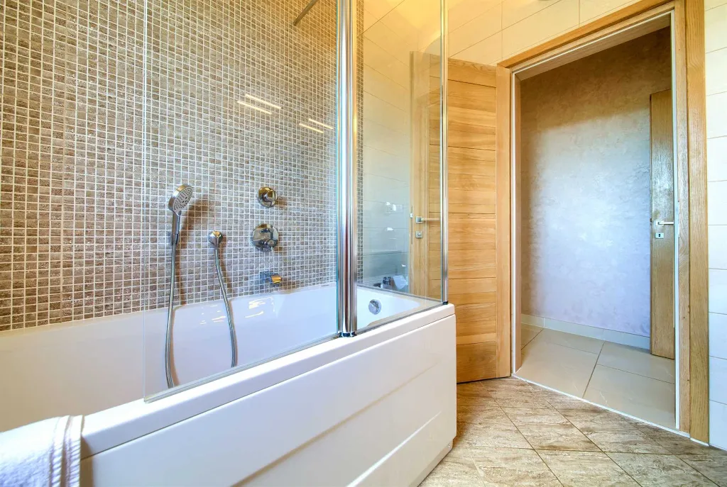 Sea View Apartment in Kornić with Jacuzzi