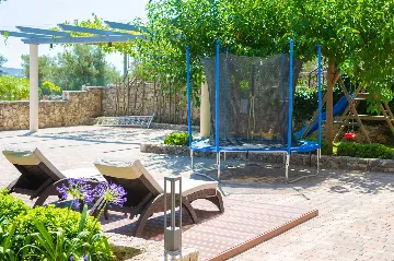 Sea View Apartment in Kornić with Jacuzzi