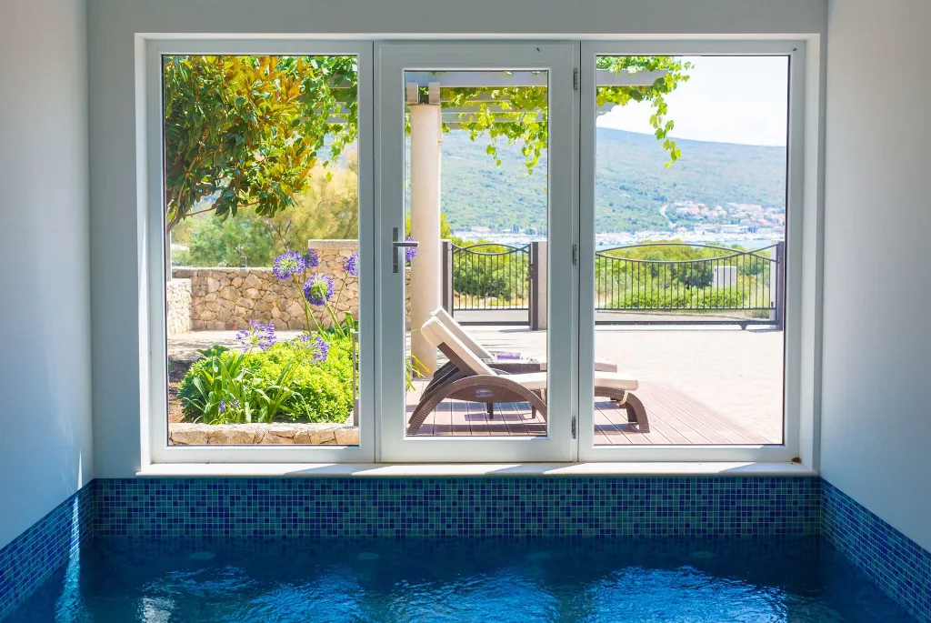 Sea View Apartment in Kornić with Jacuzzi
