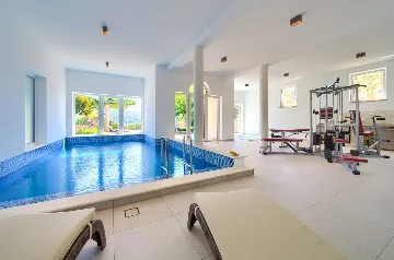 Sea View Apartment in Kornić with Jacuzzi