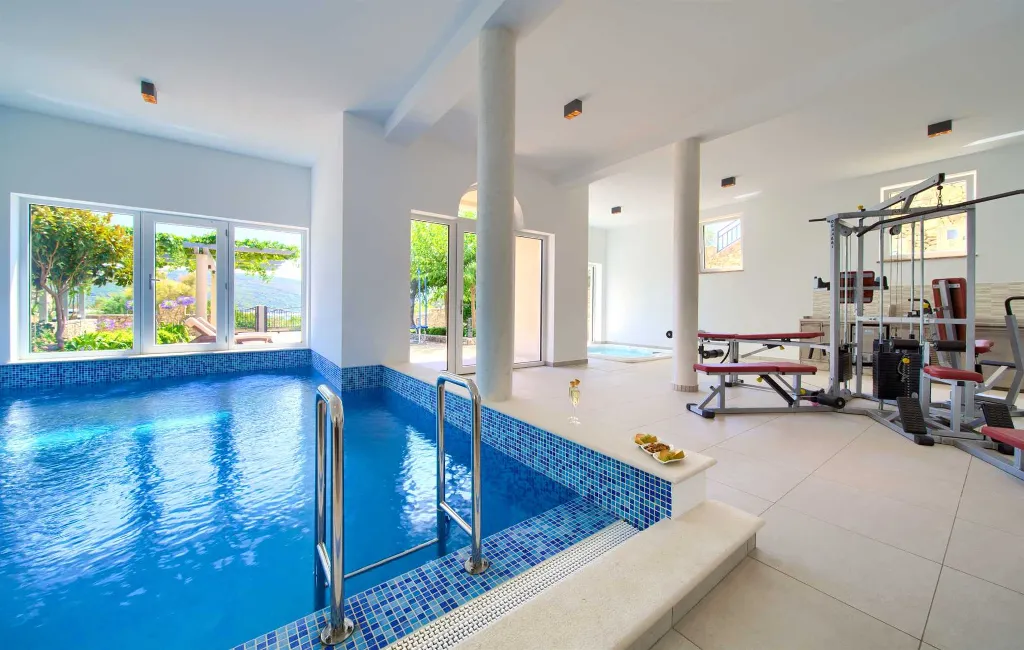 Sea View Apartment in Kornić with Jacuzzi