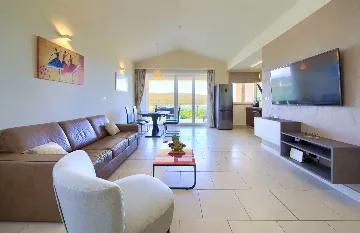 Sea View Apartment in Kornić with Jacuzzi