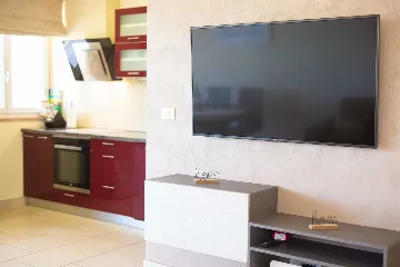 Sea View Apartment in Kornić with Jacuzzi