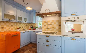 Five-Bedroom House with Pool in Ljutići