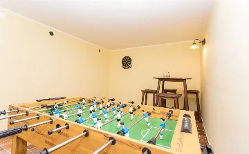 Five-Bedroom House with Pool in Ljutići