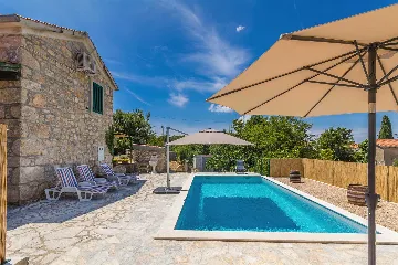 Two-Bedroom House with Pool in Malinska