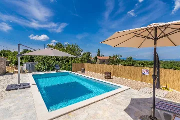Two-Bedroom House with Pool in Malinska