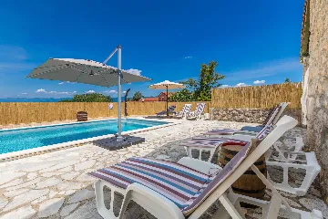 Two-Bedroom House with Pool in Malinska