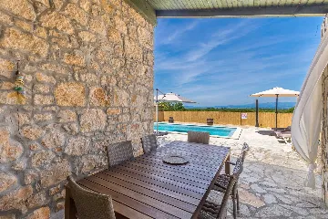 Two-Bedroom House with Pool in Malinska