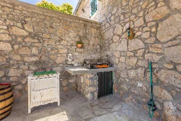 Two-Bedroom House with Pool in Malinska