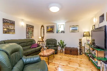 Two-Bedroom House with Pool in Malinska