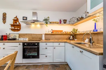 Two-Bedroom House with Pool in Malinska