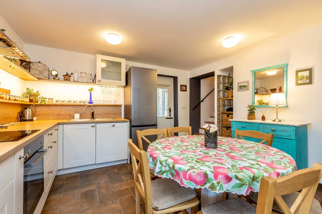 Two-Bedroom House with Pool in Malinska