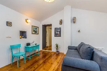 Two-Bedroom House with Pool in Malinska