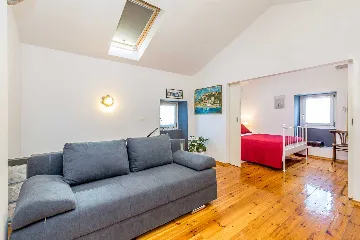 Two-Bedroom House with Pool in Malinska