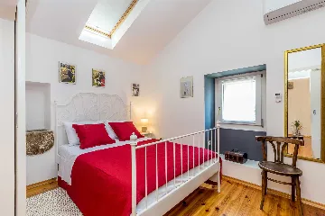 Two-Bedroom House with Pool in Malinska