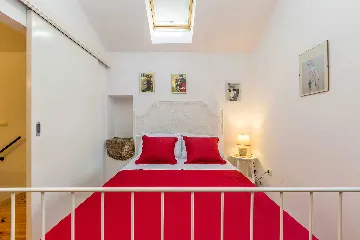 Two-Bedroom House with Pool in Malinska