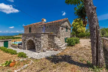 Two-Bedroom House with Pool in Malinska