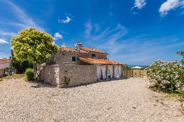 Two-Bedroom House with Pool in Malinska