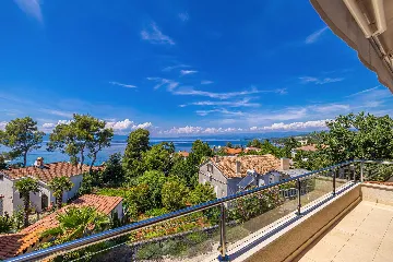 Malinska Penthouse Apartment with Private Jacuzzi