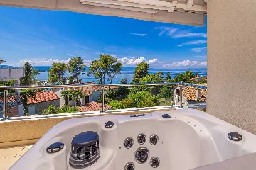 Malinska Penthouse Apartment with Private Jacuzzi