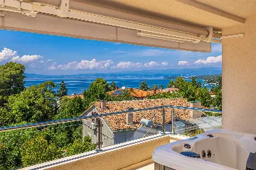 Malinska Penthouse Apartment with Private Jacuzzi