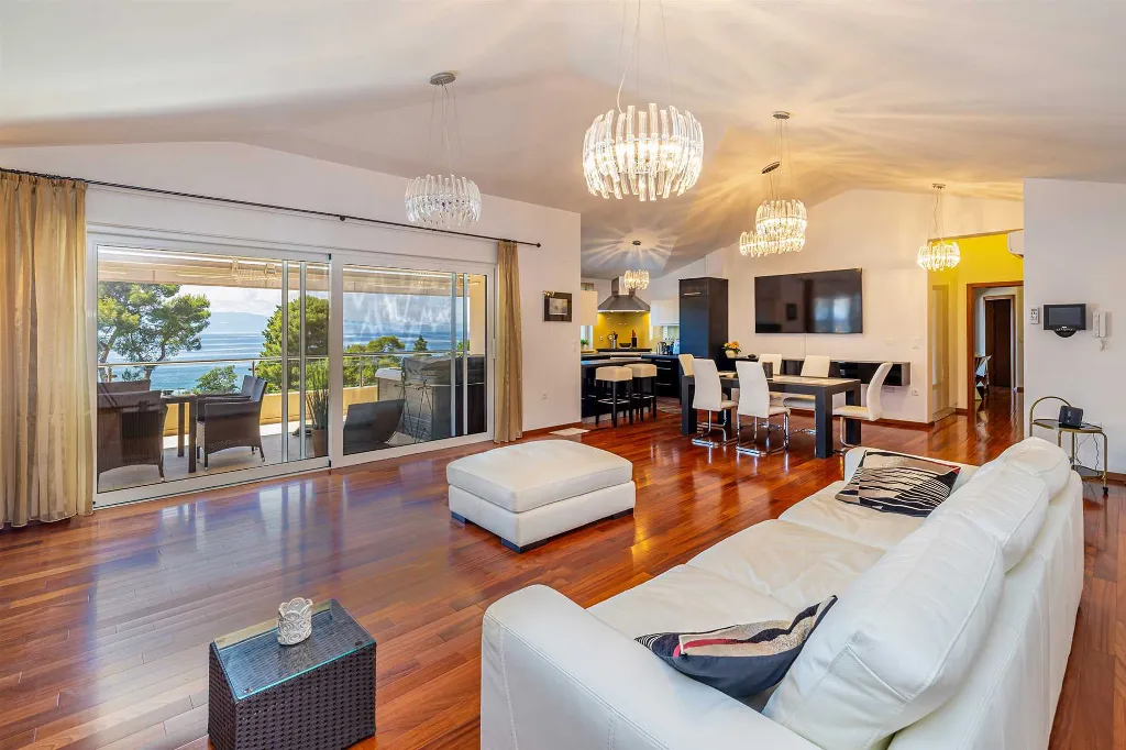 Malinska Penthouse Apartment with Private Jacuzzi