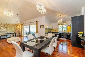 Malinska Penthouse Apartment with Private Jacuzzi