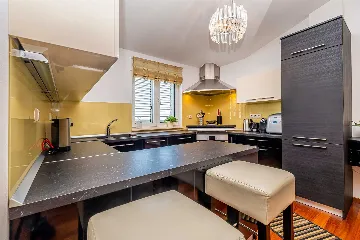 Malinska Penthouse Apartment with Private Jacuzzi