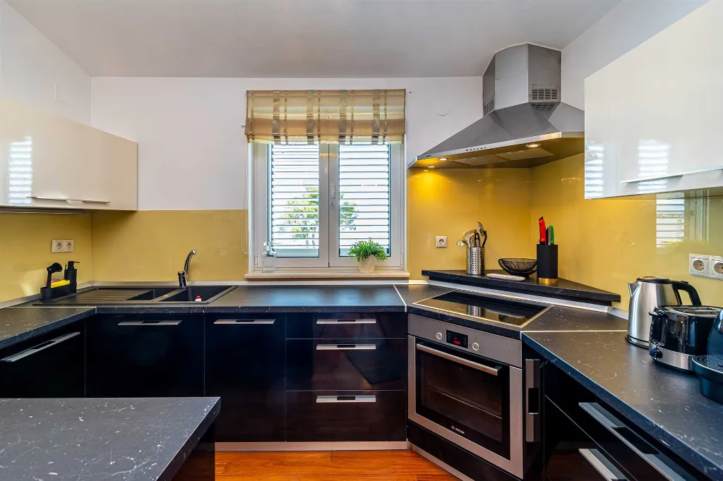 Malinska Penthouse Apartment with Private Jacuzzi