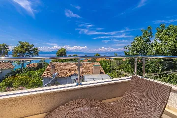 Malinska Penthouse Apartment with Private Jacuzzi