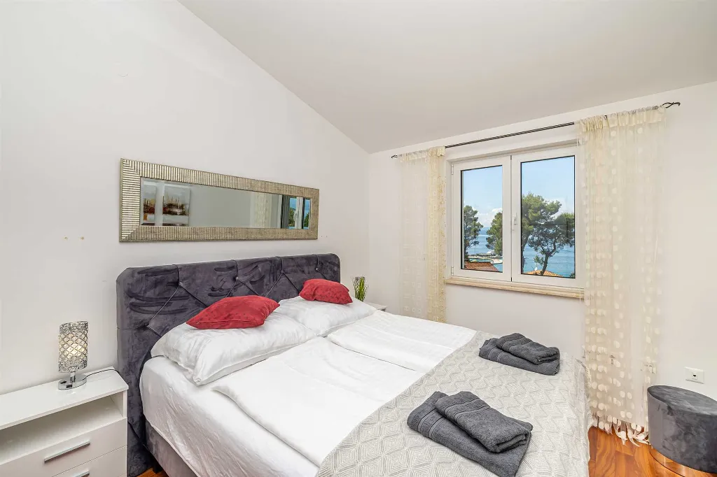 Malinska Penthouse Apartment with Private Jacuzzi