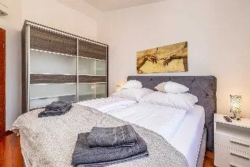 Malinska Penthouse Apartment with Private Jacuzzi