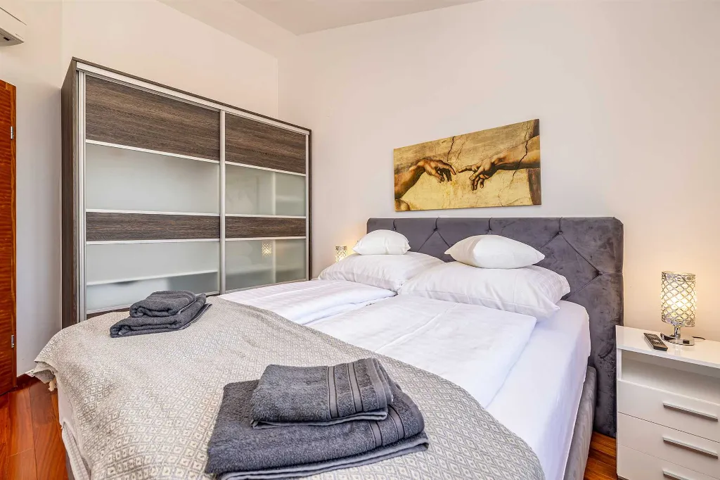 Malinska Penthouse Apartment with Private Jacuzzi