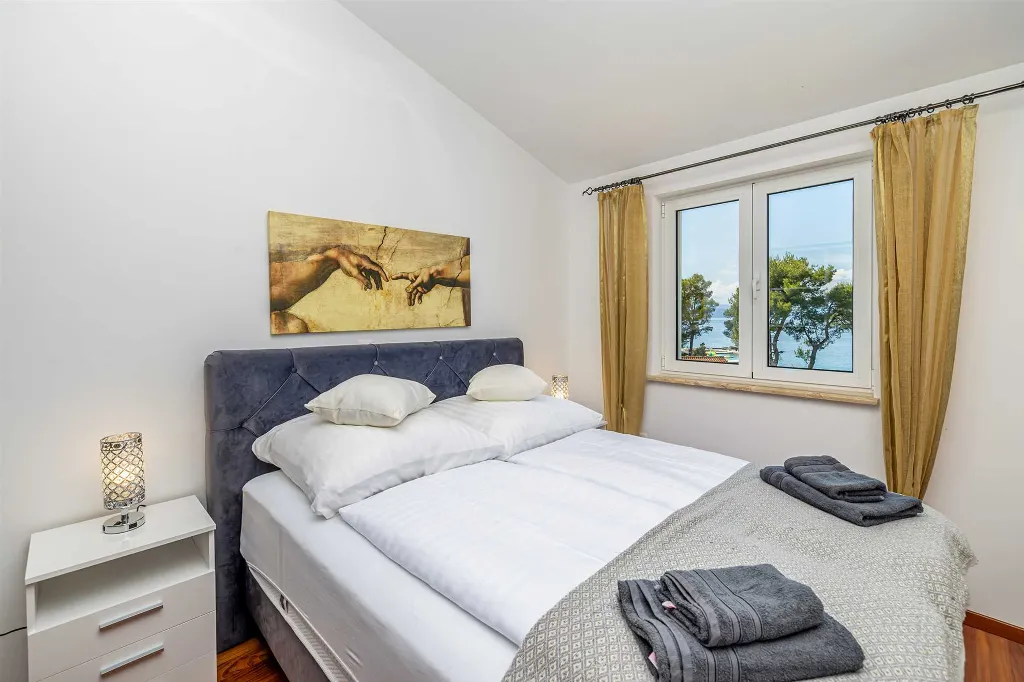 Malinska Penthouse Apartment with Private Jacuzzi