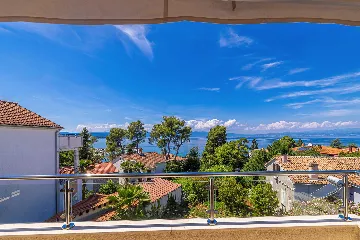 Malinska Penthouse Apartment with Private Jacuzzi