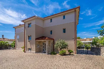 Malinska Penthouse Apartment with Private Jacuzzi