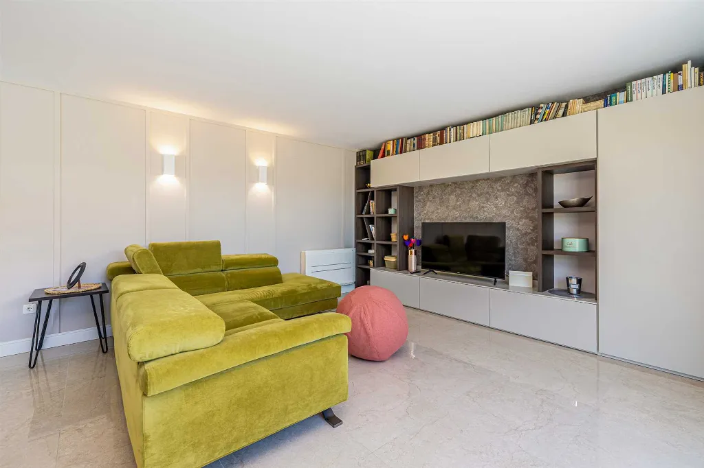 Njivice Apartment with Heated Pool and Private Yard