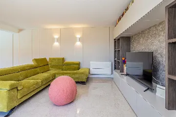 Njivice Apartment with Heated Pool and Private Yard