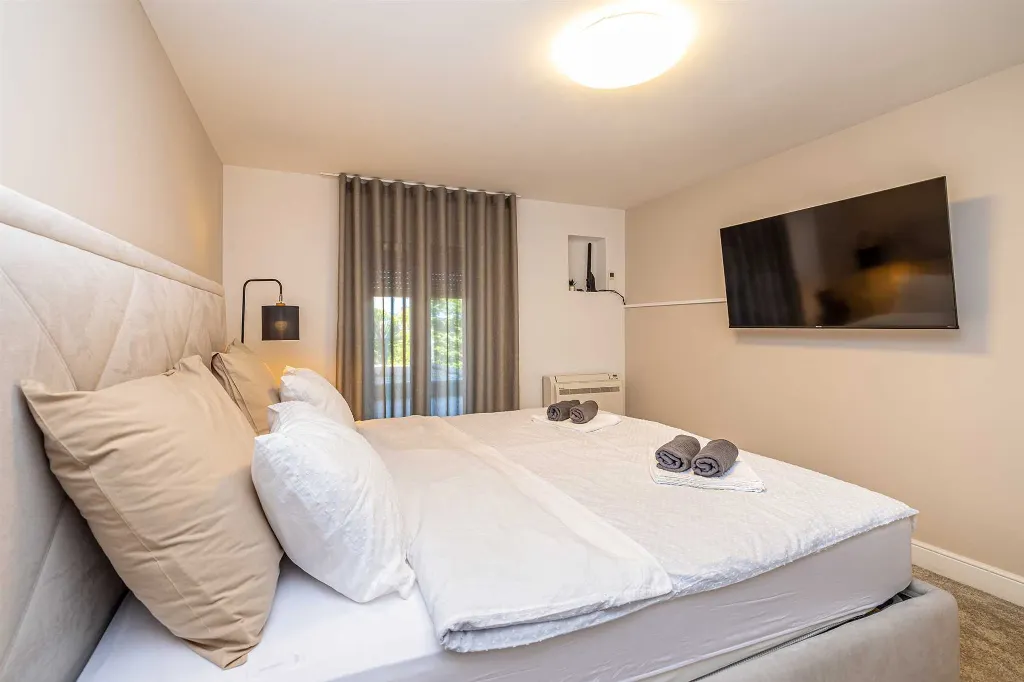 Njivice Apartment with Heated Pool and Private Yard
