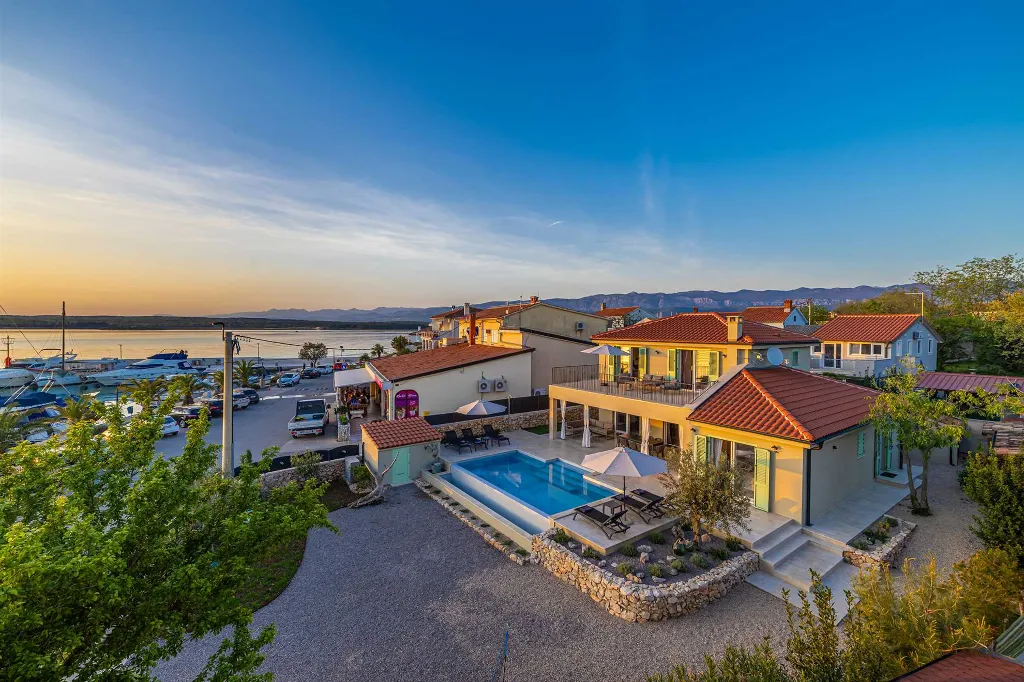 Villa in Klimno with Heated Pool and Sea View